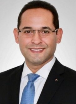 Dr. Carlos Mendez