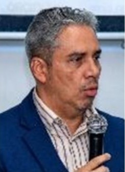 Dr. Víctor Tirado